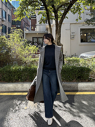 ローエルフードロングニットコート