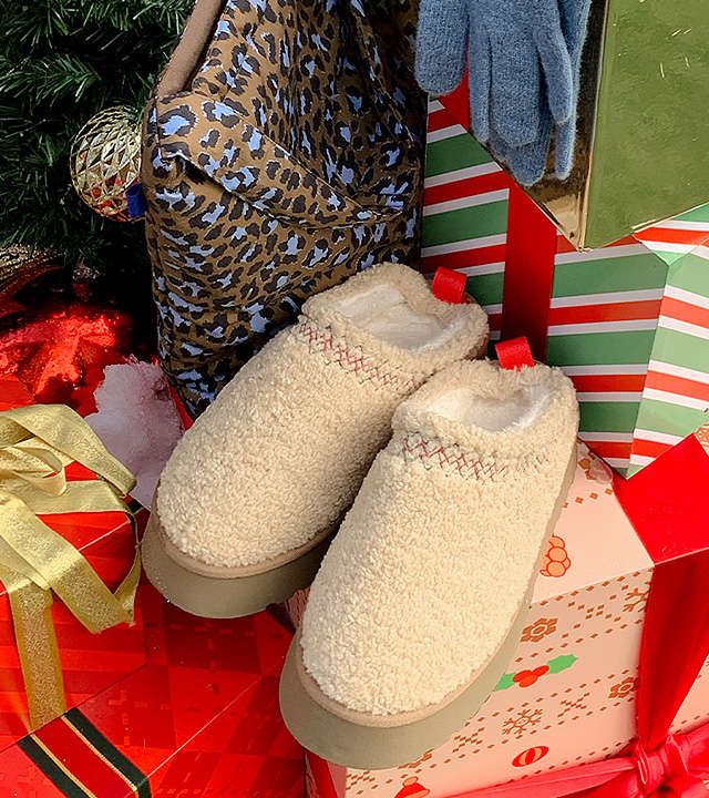 タズステッチアグスリッパ