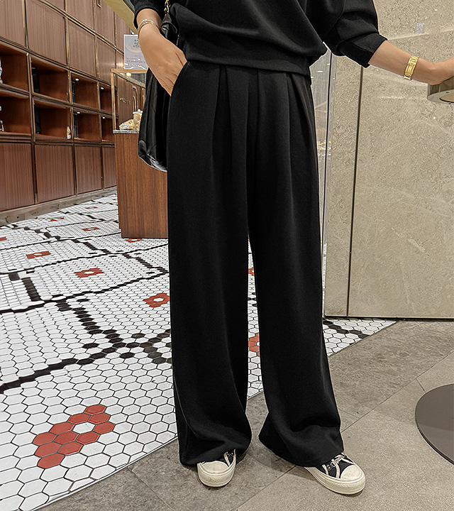 モーメントピンタックワイドパンツ