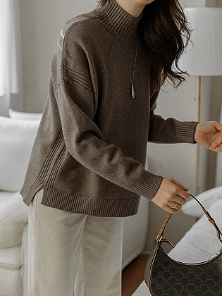 ドリアンハーフネックニット