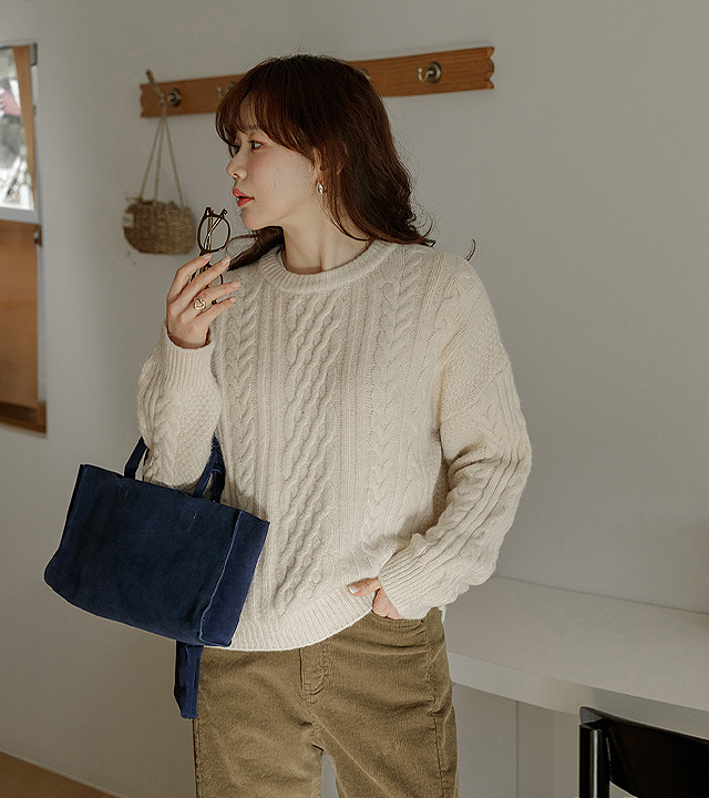 ビビッドプレスラウンドニット