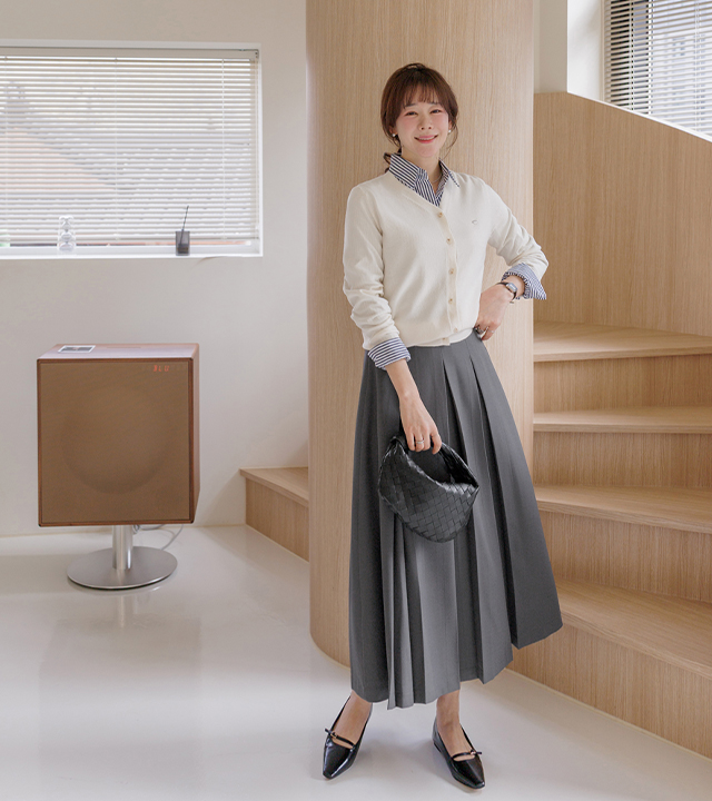 ユールペンダントVネックカーディガン