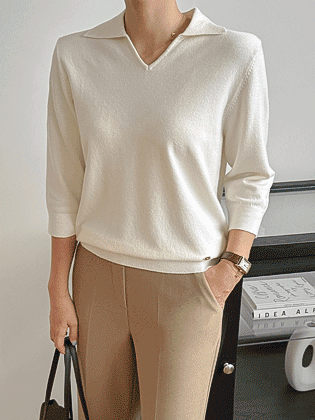 ペンダントVネックカラーニット