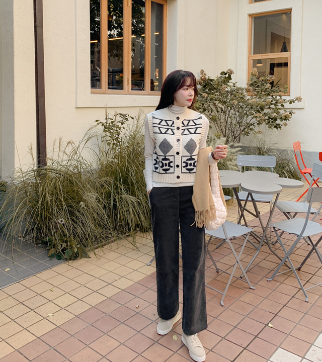 ピクトラウンドニットベスト