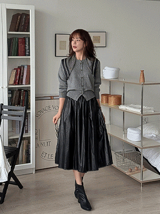 エコレザーピンタックフルスカート