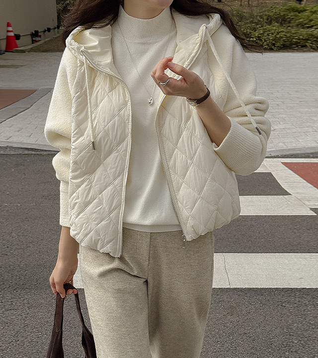 ダイヤ刺繍ニットパッド入りジャンパー