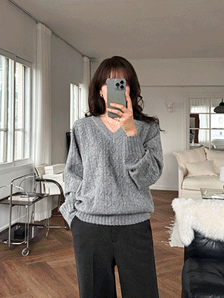 アデンケーブルVネックウールニット