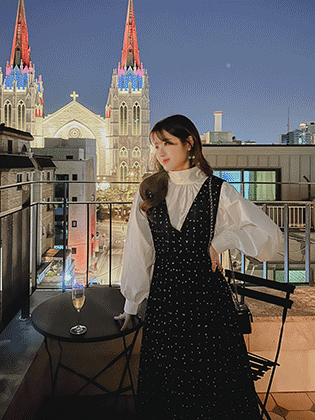 ジャンヌバックボタンパフブラウス