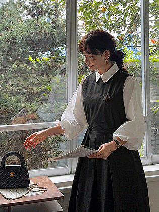 ローミパフブラウス