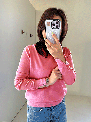 カフスボタンラウンドニット