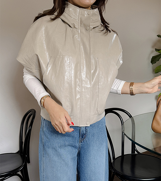 アベインレザーフードベスト