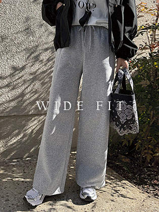 トムボタン切開ワイドパンツ