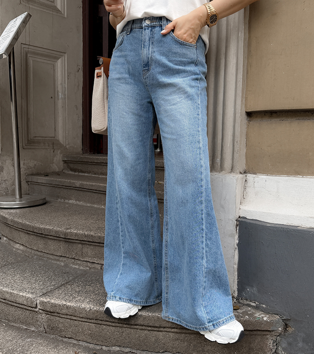 スリックフレアデニムパンツ