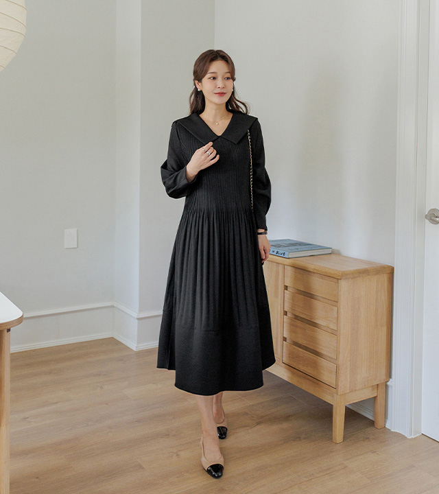 セーラーカラープリーツワンピース