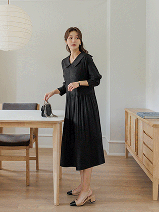 セーラーカラープリーツワンピース