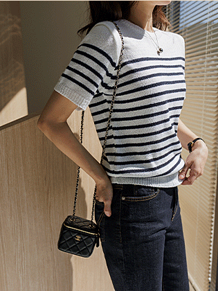 ブリーズストライプブックルニット