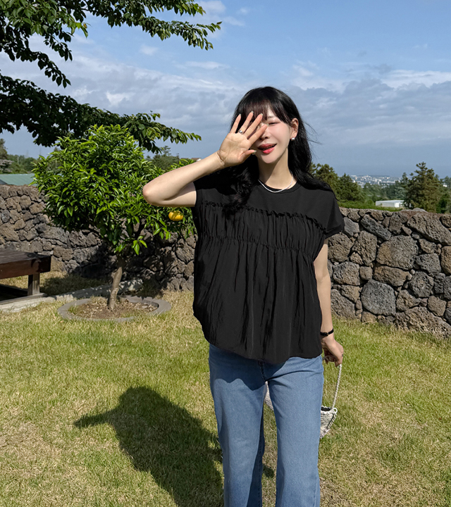 アンナシャーリングティブラウス