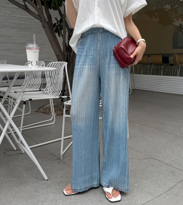 ドウェンデニムライクプリーツパンツ